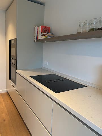 Rijksen, speciaal timmerwerk, woon- en winkelinterieurs B.V. foto 1