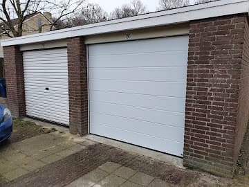 Stracke Deuren en Zonwering foto 1