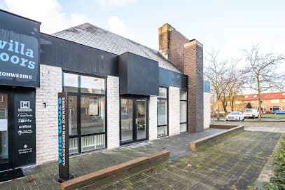 Villa Doors garagedeuren en zonwering foto 2