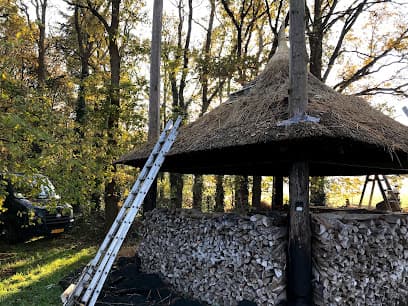 Rietdekkersbedrijf Van Drie & Vliek B.V. foto 1