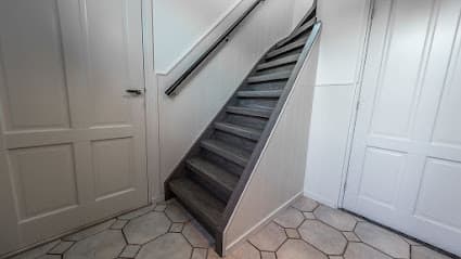 Downstairs Traprenovatie foto 2